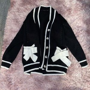 URBAN REVIVO SWEATER